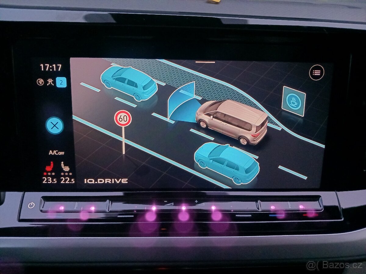 Volkswagen Multivan 2,0 TSI 150kW LONG STYLE - 12