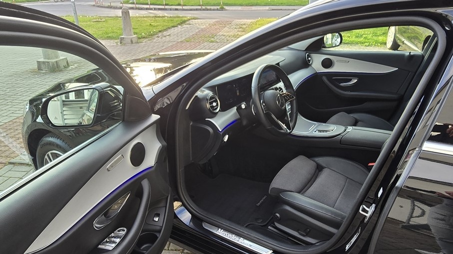 Mercedes-Benz E220 CDI T 4MATIC 143kW - 12