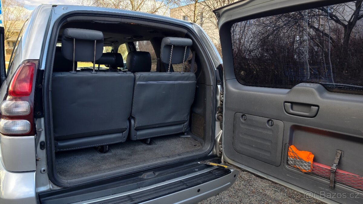 Toyota Land Cruiser 120 - 12