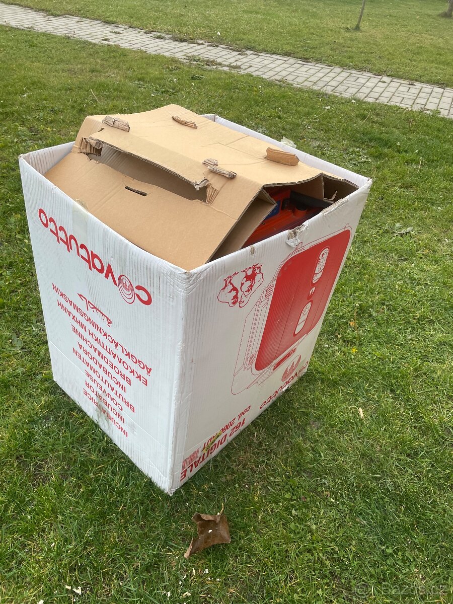 Covattuto poloautomatická líheň na 162 vajec - 12