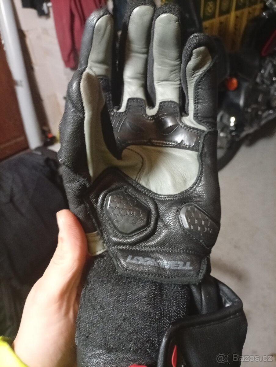 Helma boty rukavice bunda kalhoty - 12