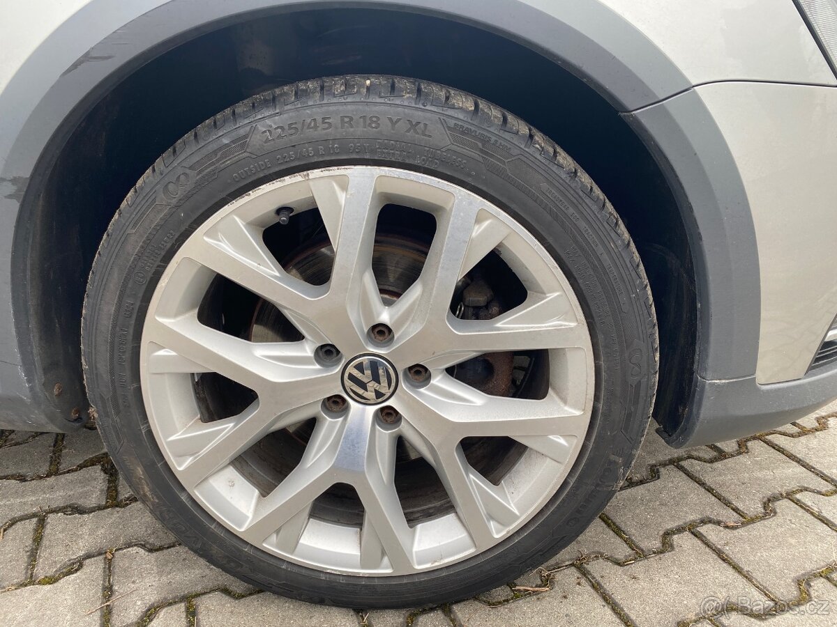 VW Passat Alltrack DSG 2.0 TDI 170 koní BOURANÝ - 12