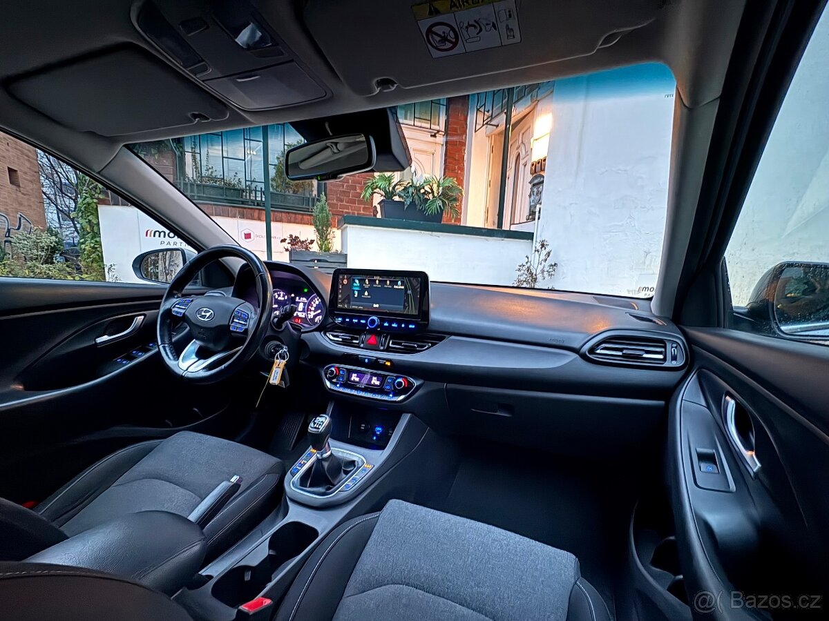 Hyundai i30 kombi 1.5 TGDI, SMART, 2022, ČR - 12