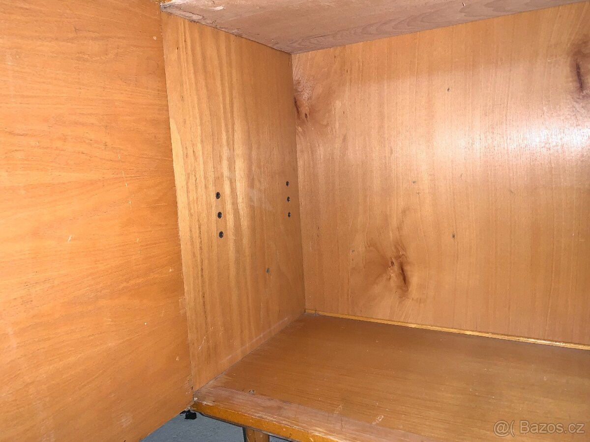 Dřevěná Skřín masiv masivní skřínka dvoukřídlá - 12