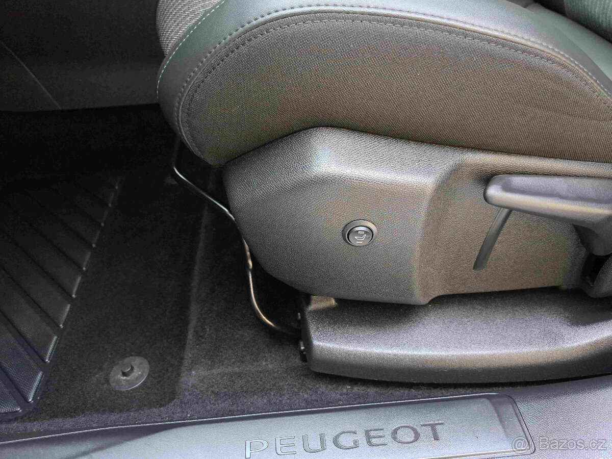 Peugeot 3008 1,2 PT ALLURE - 1828 - 12