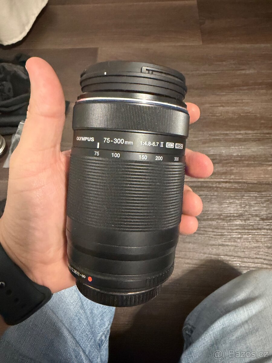 Olympus OM-D E-M5 s příslušenstvím - 12