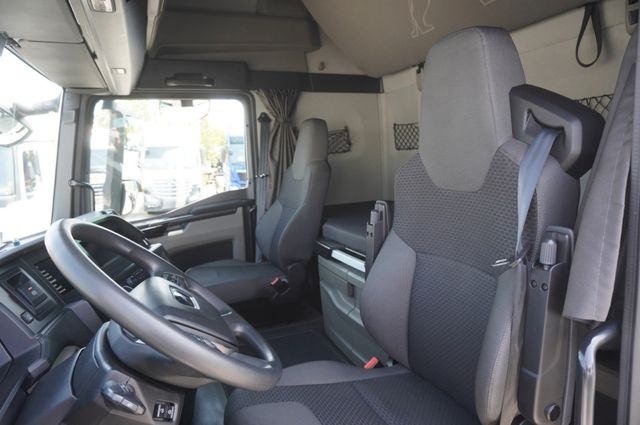 MAN TGX 26.470 - 6x2 - Krone - Carrier Supra 950 – EURO 6 - 12