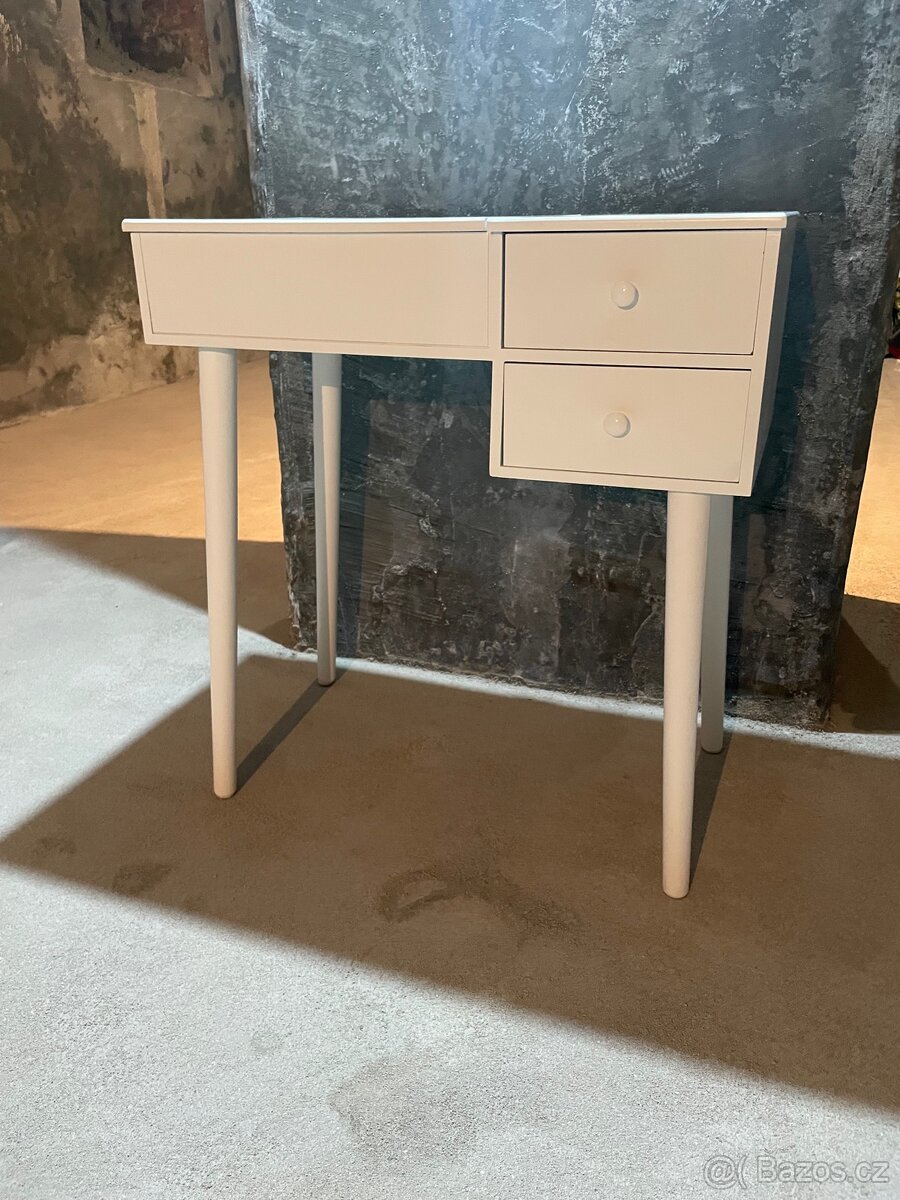 Toaletní stolek 40x70 cm - 12
