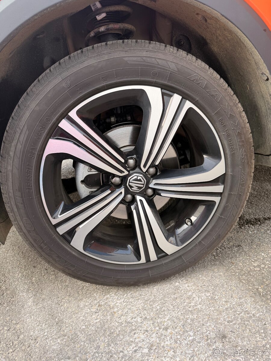 MG ZS 1.5 VTi Essential Plus - 12