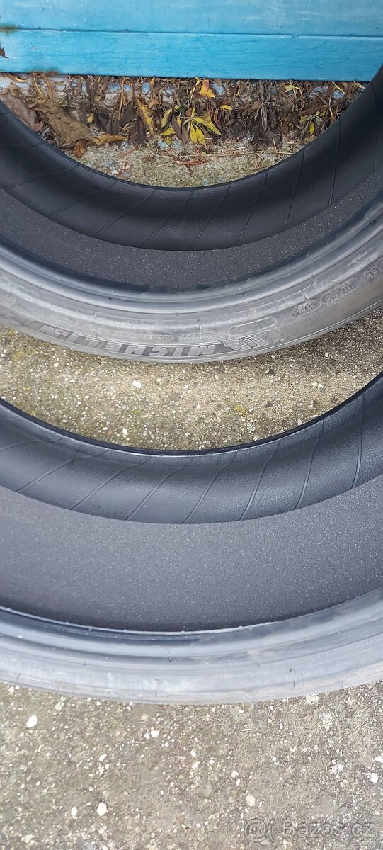 Tesla3-letní origo pneu Michelin e Primacy 235/45 R18,zánovn - 12