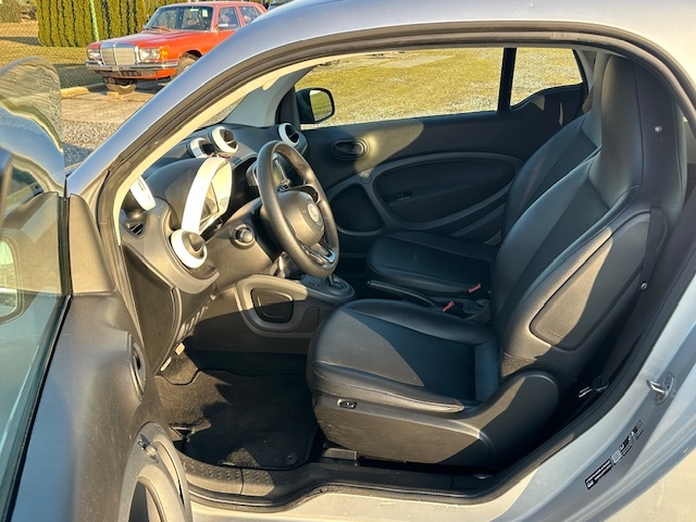 Smart Fortwo EQ Elektro 22kw NAVIGACE DPH - 12