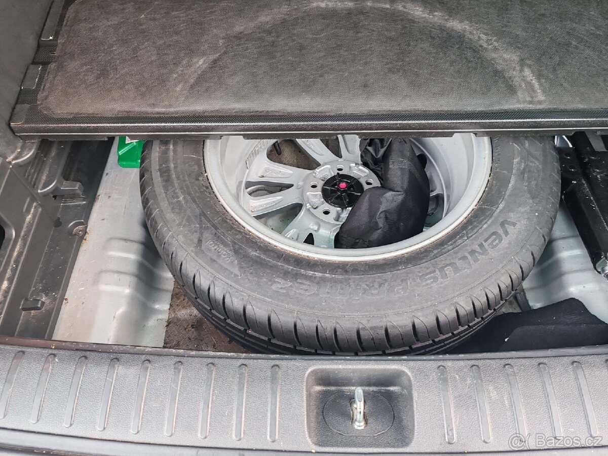 Hyundai Tucson 1.7 CRDi 1. májitel - 12