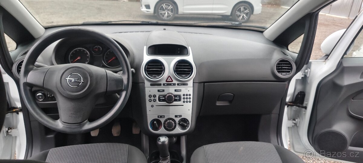 Opel Corsa benzin 2011 - 12