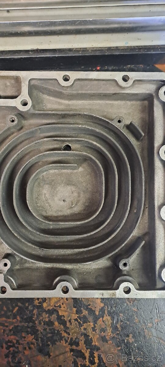 Prodám olejovou vanu rs09 - 12