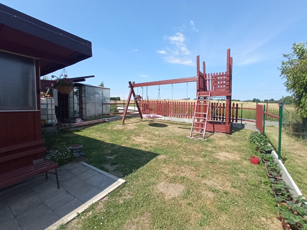 Byt 3+1 se zahradním domkem a zahradou, Samšina u Jičína - 12