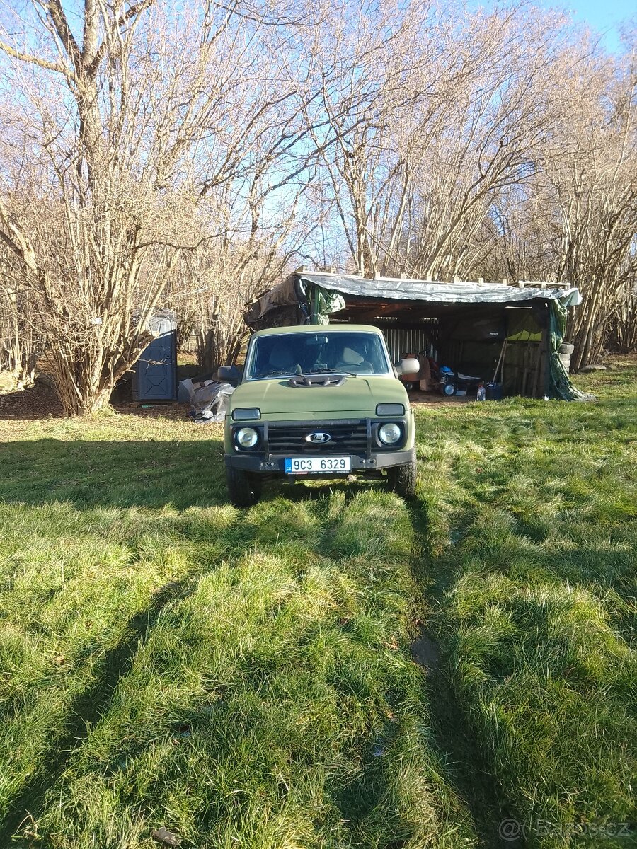 Lada Niva - 12