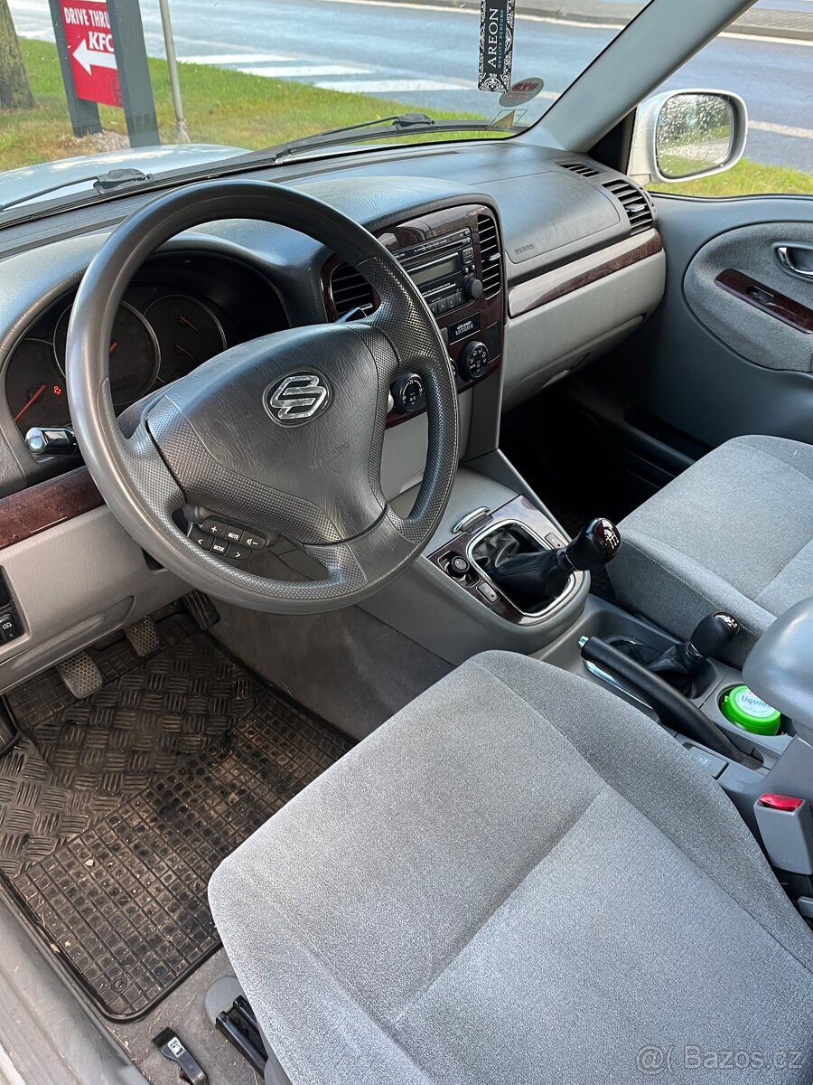 Suzuki Grand Vitara XL7 - 12