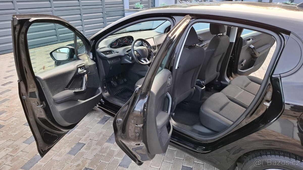 Peugeot 208 1,0 VTI - 50kw. KRÁSNÝ STAV - NAJETO: 70 tis km - 12