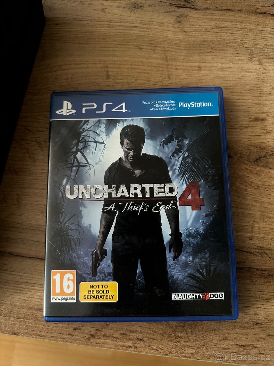 PlayStation 4 Slim - 12