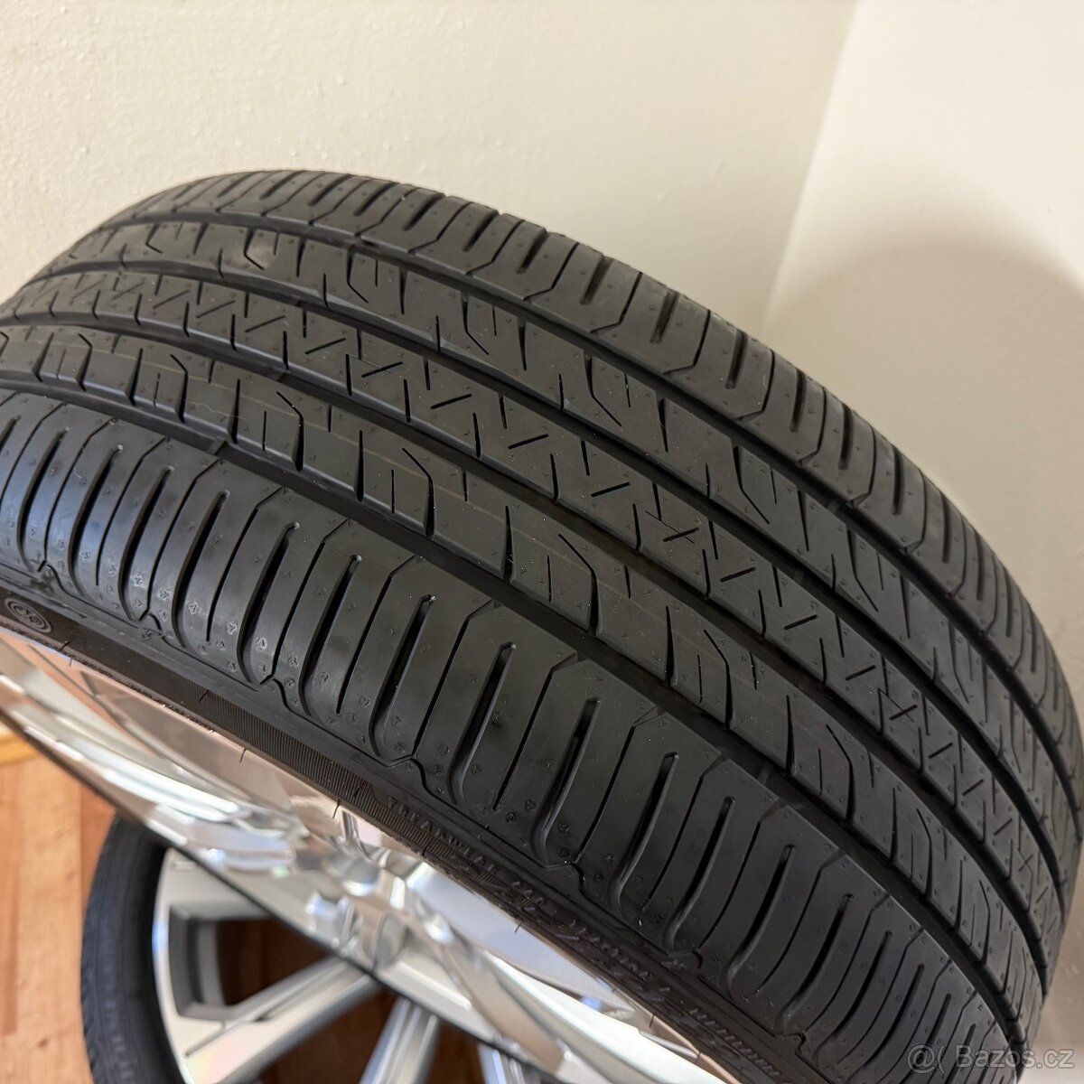 VOLVO V90 5x108 R20 ET42,5+LETNÍ 245/40R20 7,5mm - 12