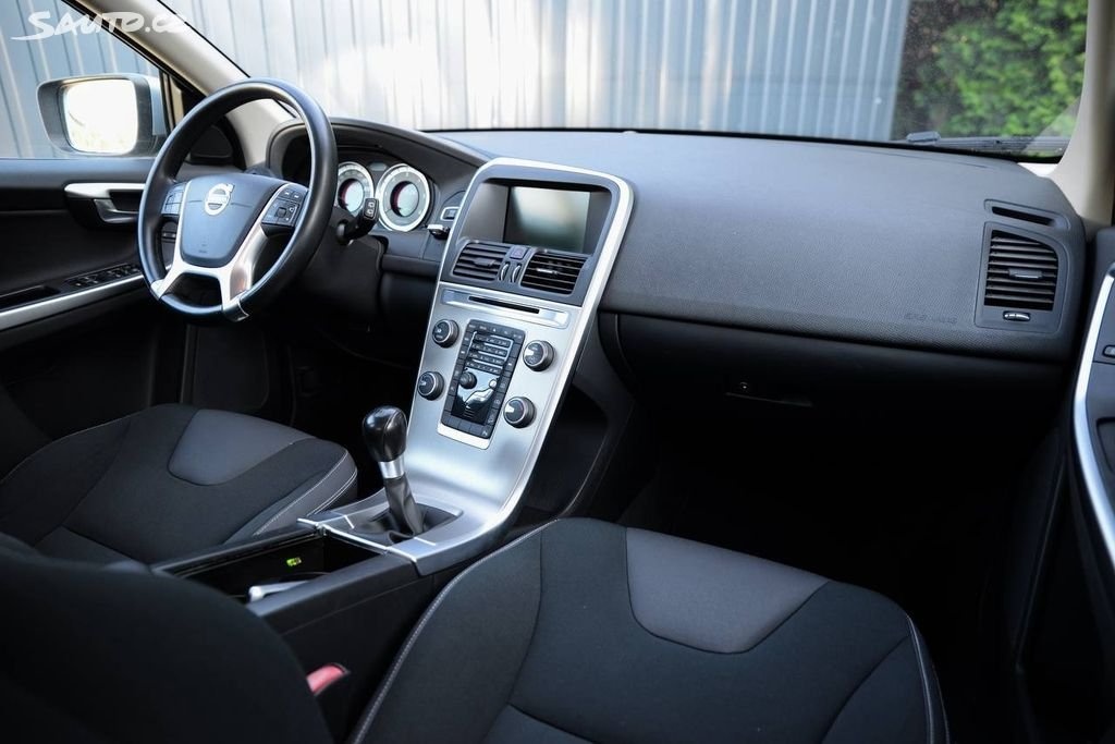 Volvo XC60 2.4 D3 MANUÁL - 12