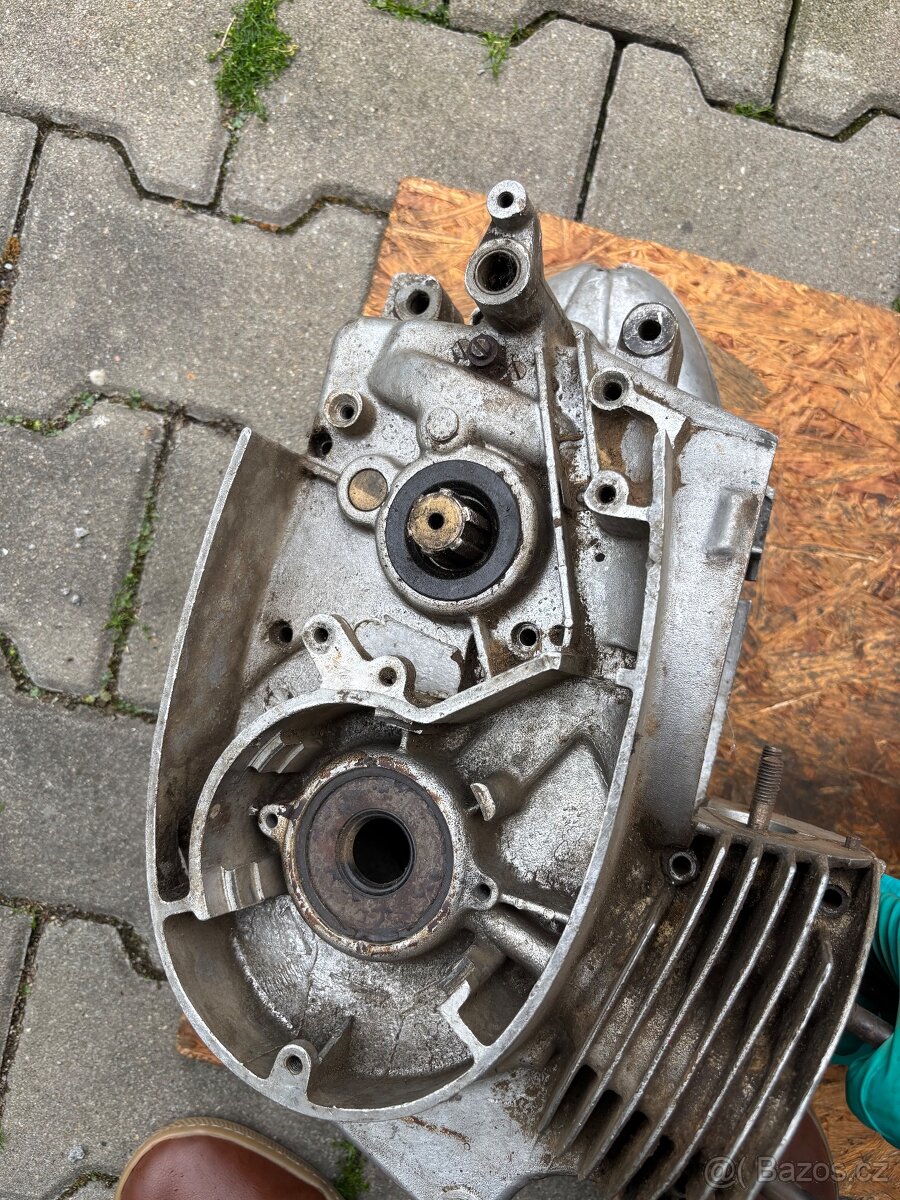 Jawa 250 libeňák - základ motoru - 12