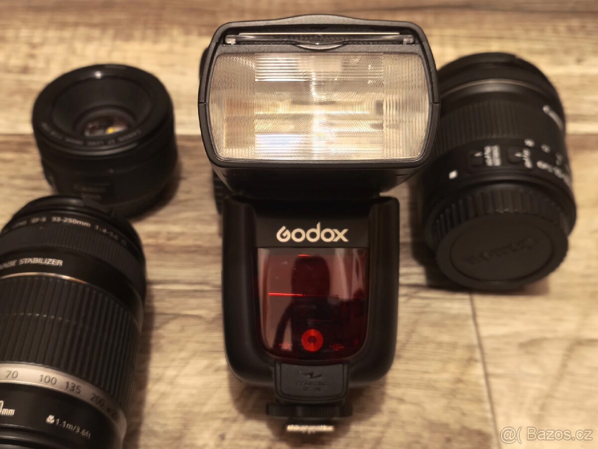 Canon EOS 100D + 4× objektiv + blesk Godox (11k snímků) - 12