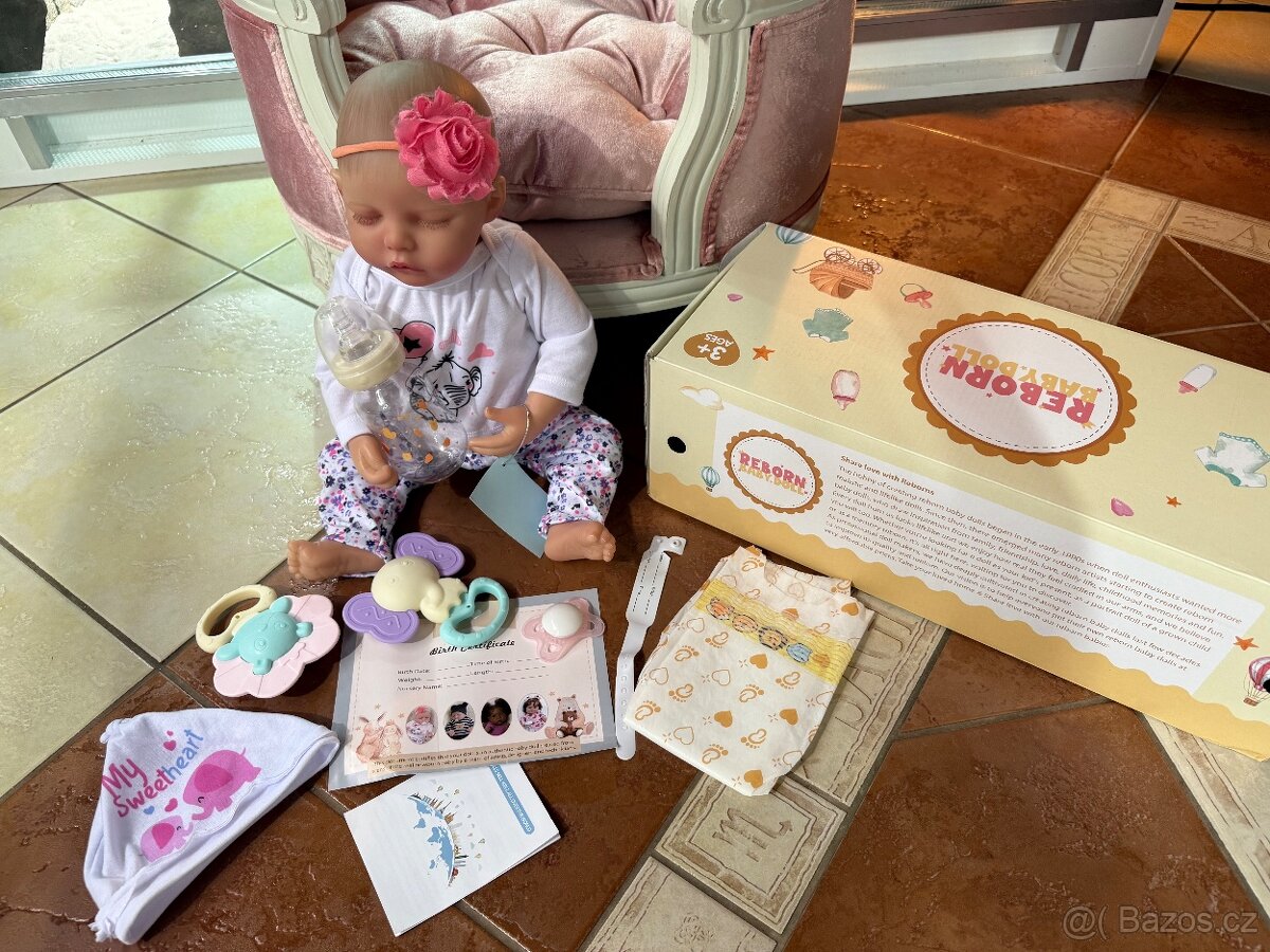 Realistická panenka Reborm holčička - 12