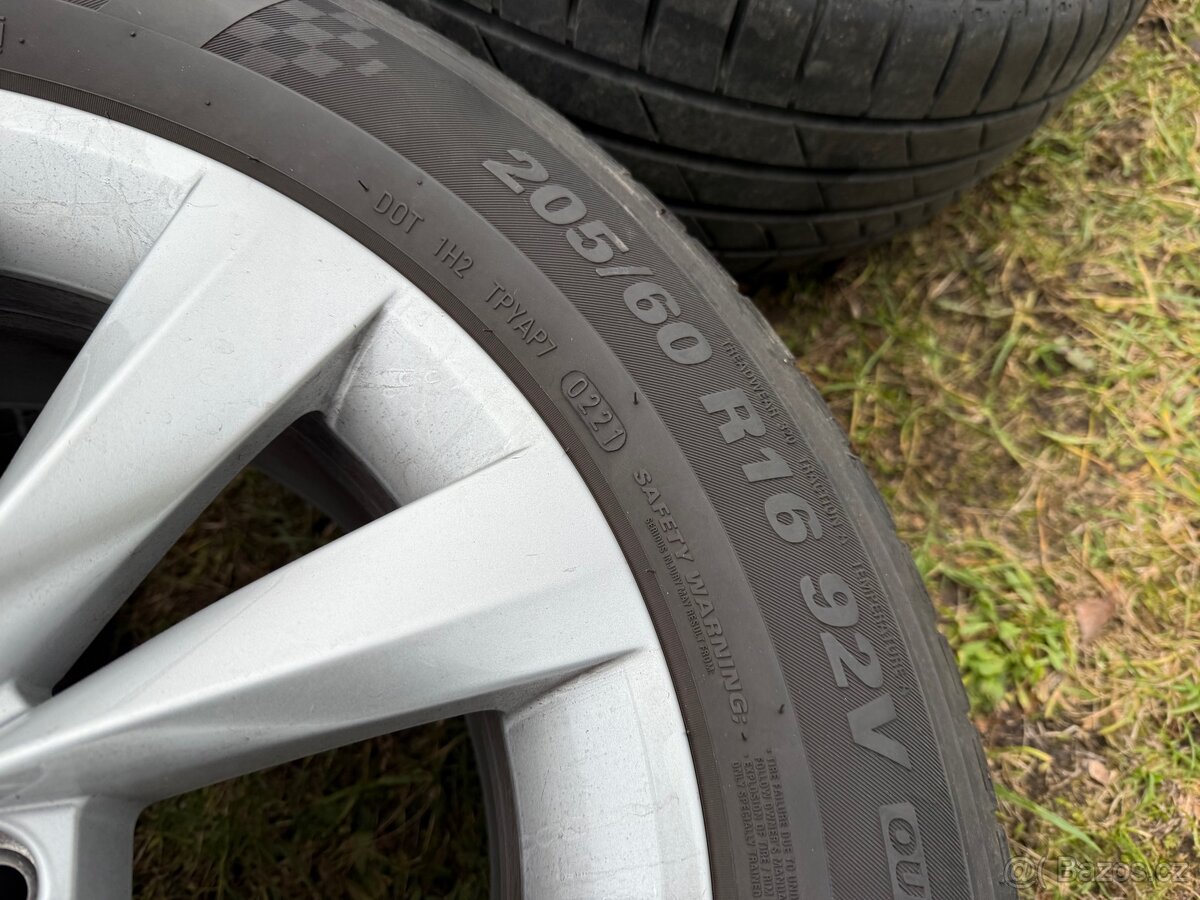 Originální sada kol Škoda Kamiq 16" - letní sada 205/60 R16 - 12