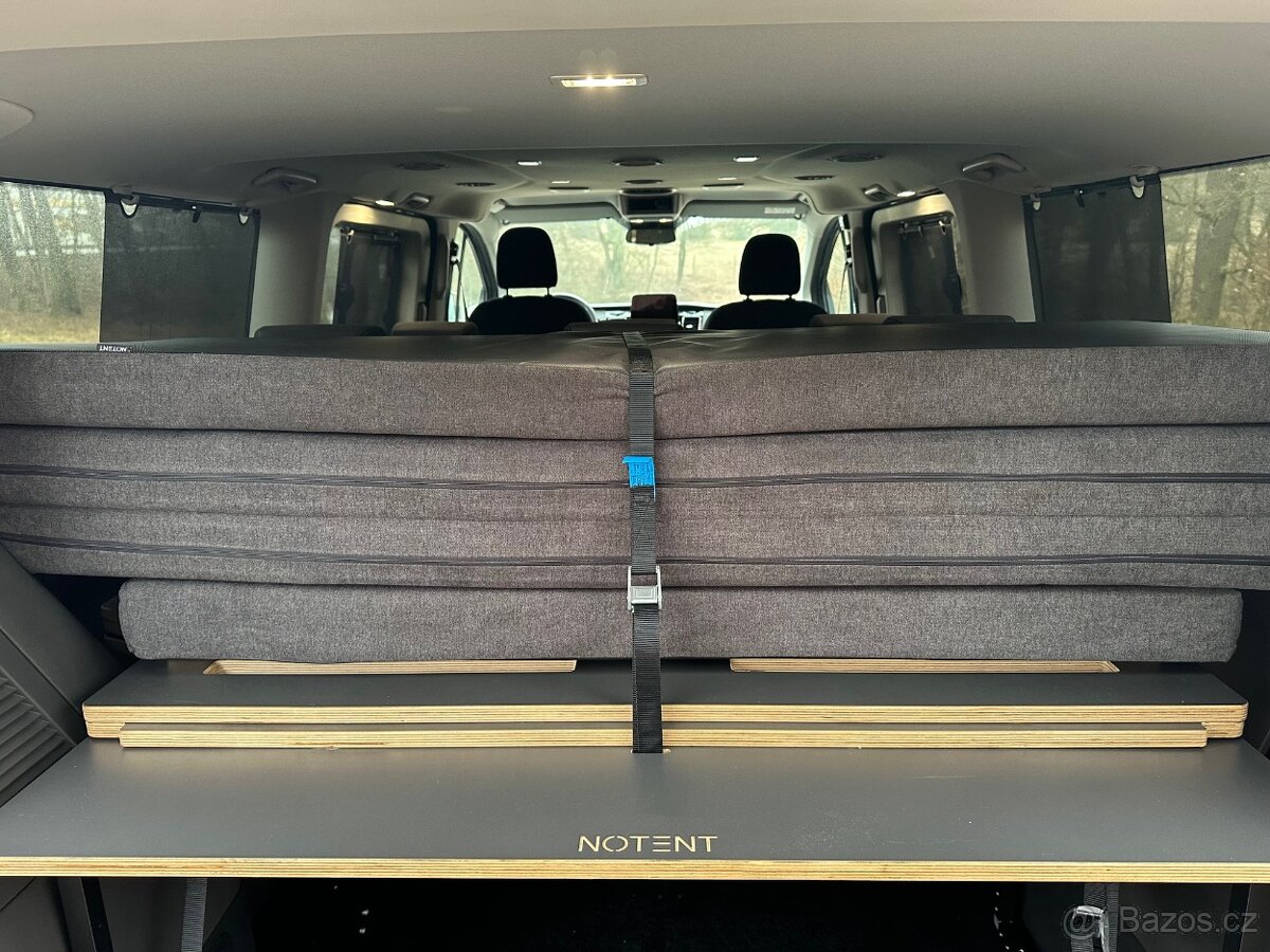 Ford Tourneo Custom se spací vestavbou - 12