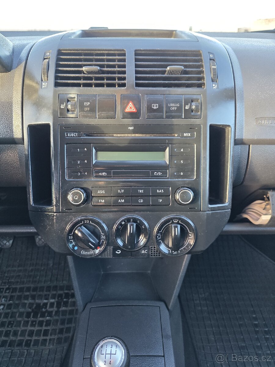 Volkswagen Polo 2008 1.4 TOP výbava - 12