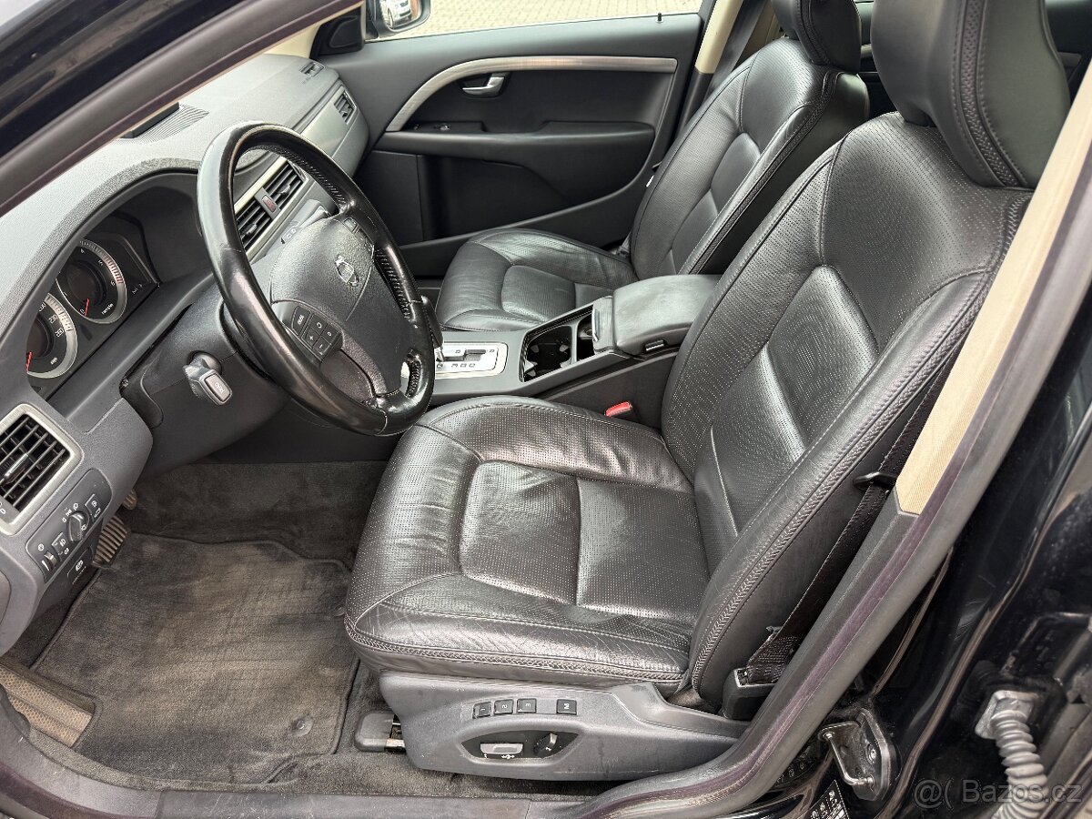 Volvo XC70 2.4 D5 136KW, ventilace + výhřev, po servise. - 12