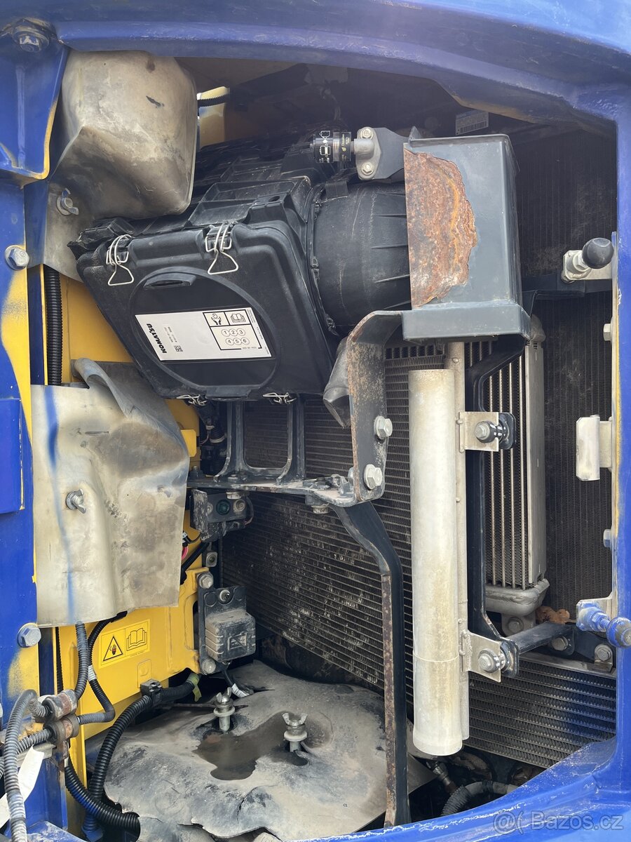 Komatsu PC138-10 15 tun Pásové rypadlo - bagr - 12