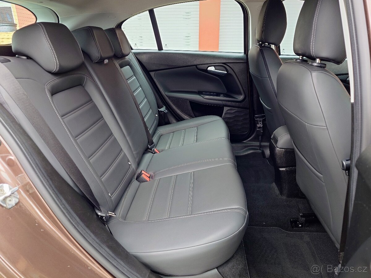 Fiat Tipo 1.4 Lounge 70 kW - 12