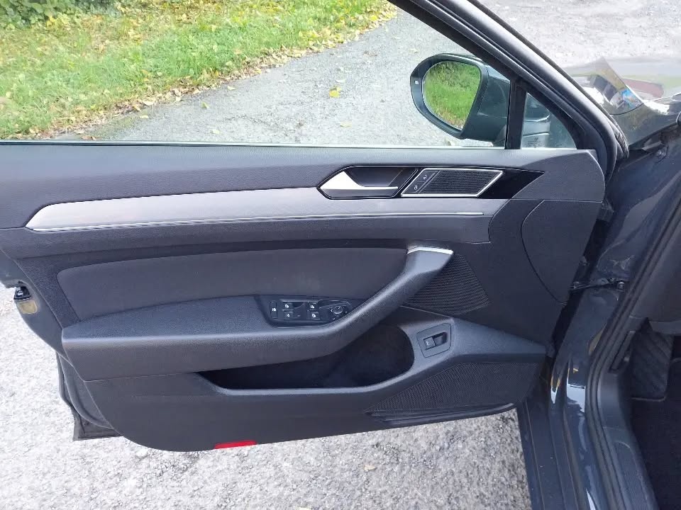 VW Passat 2.0 Tdi. 2021, pouze 136000 KM - 12