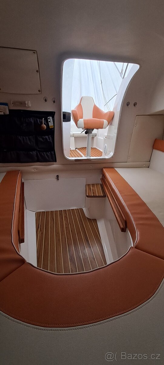 Kajutová loď Quicksilver 620 Cruiser + Mercury 115hp EFI - 12