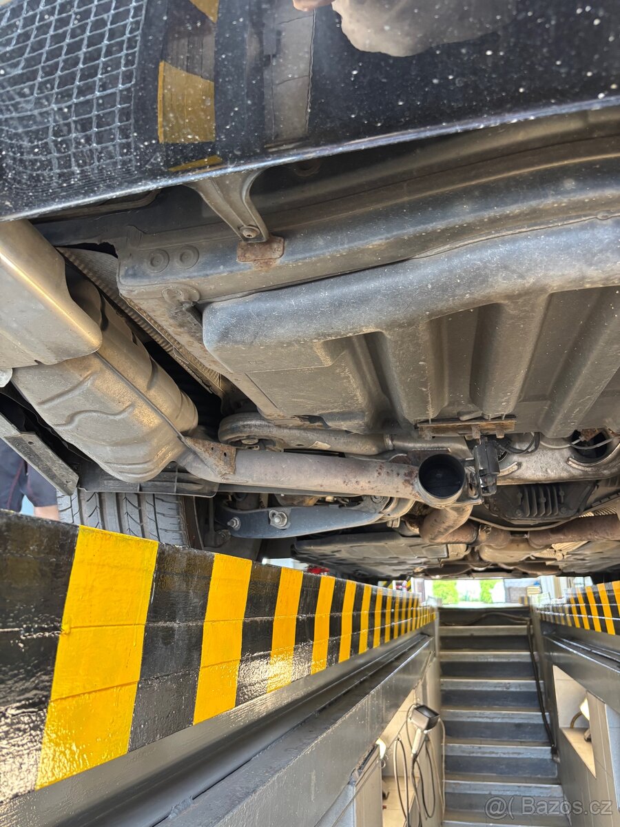 Mercedes Benz CLS500 - 12