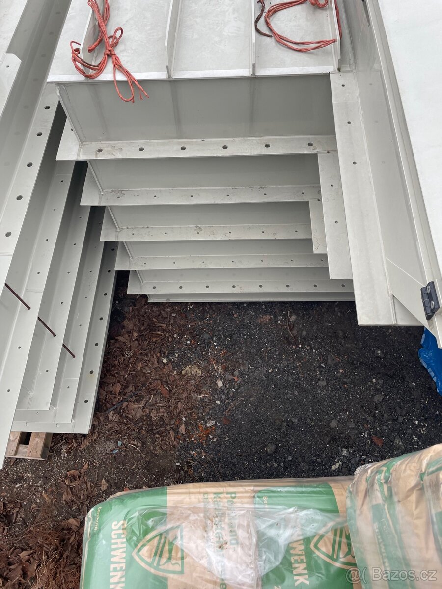 sklep plastový - 12