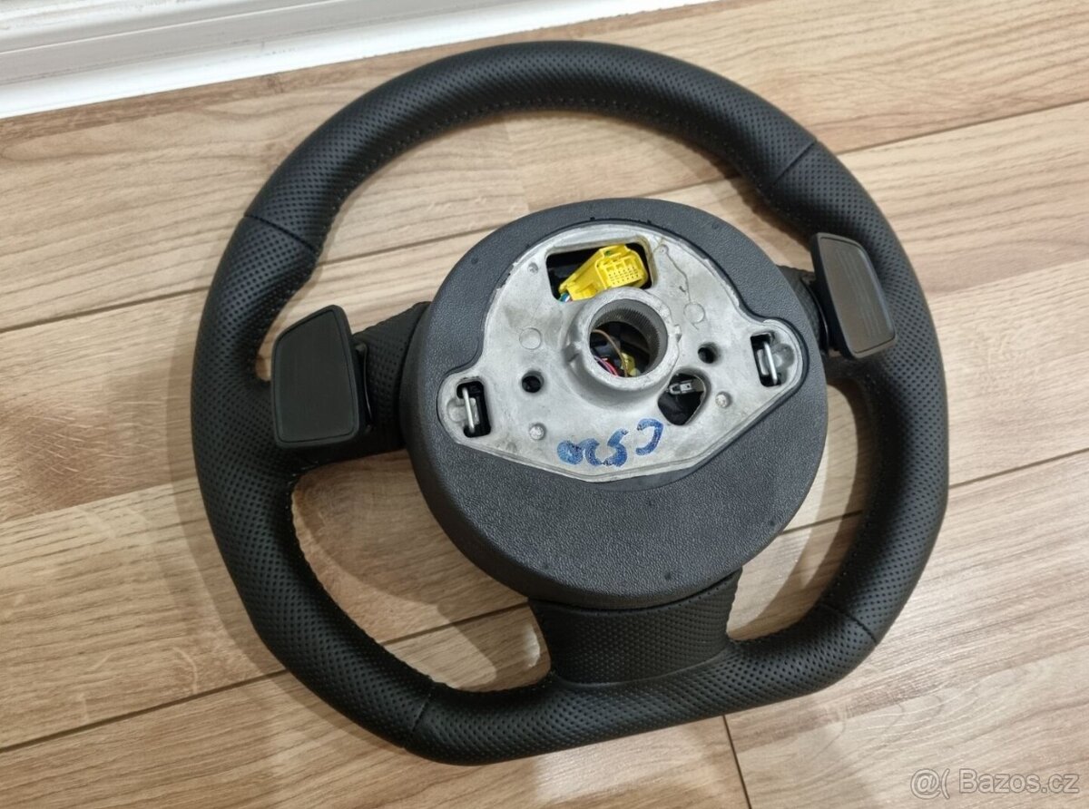 AUDI RS PERFOROVANY ZKOSENY VOLANT - 12