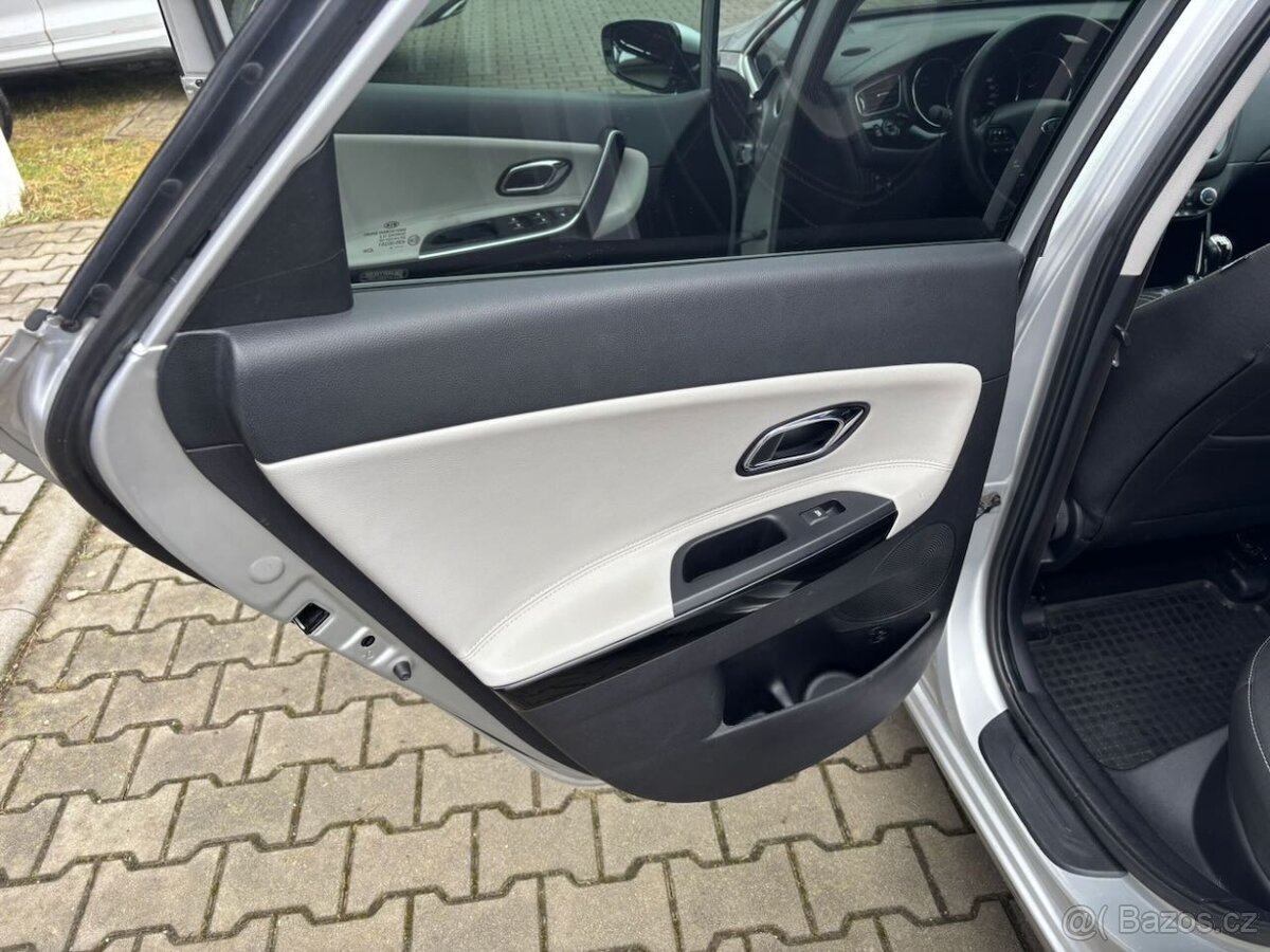 Kia Cee´d, 1.6l/99 kW, Tažné, Plná výbava - 12