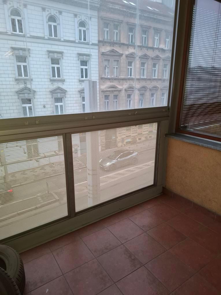 Pronájem bytu 2+kk/ balkon 58 m2 Praha 5 Smíchov - 12