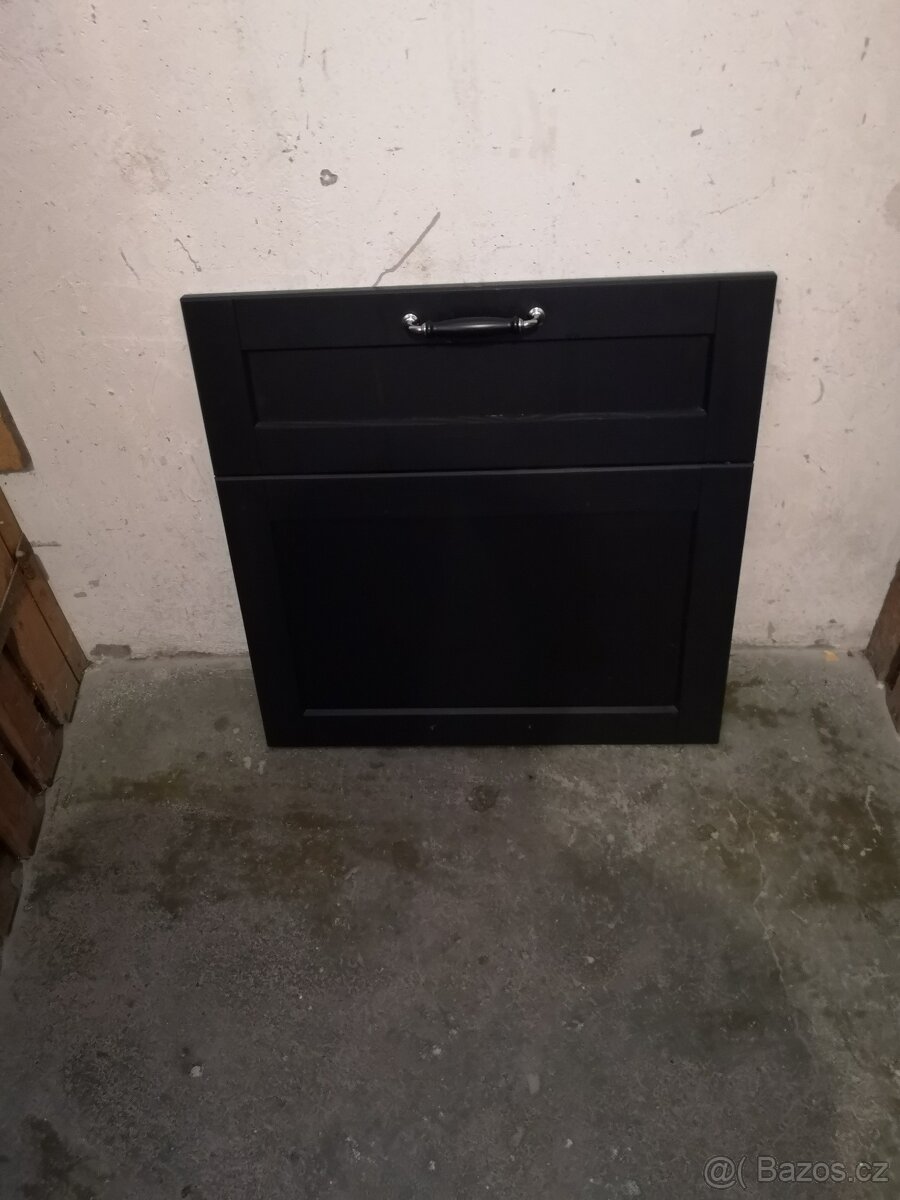 KUCHYNSKÉ DVIŘKA IKEA - 12