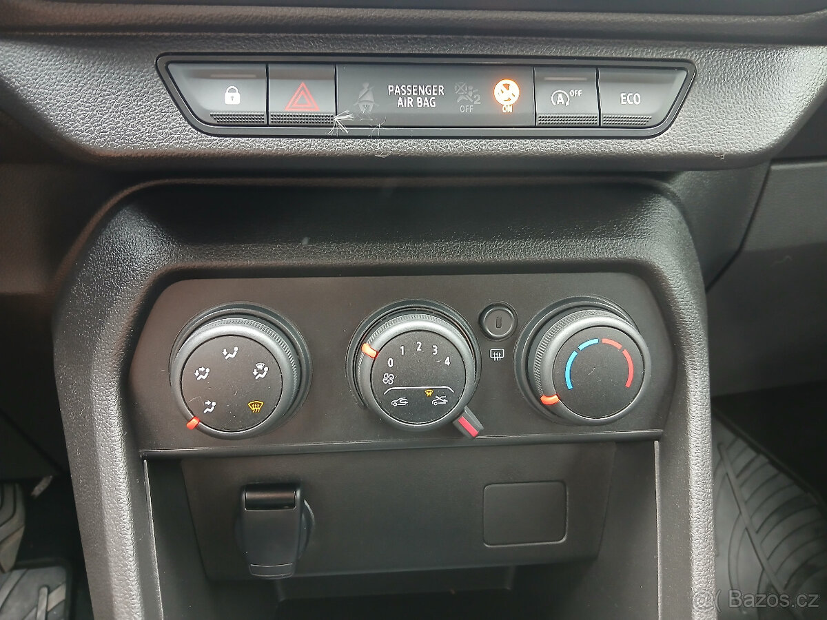 Dacia Sandero 1.0Tce jen 30.000 Km nová STK - 12