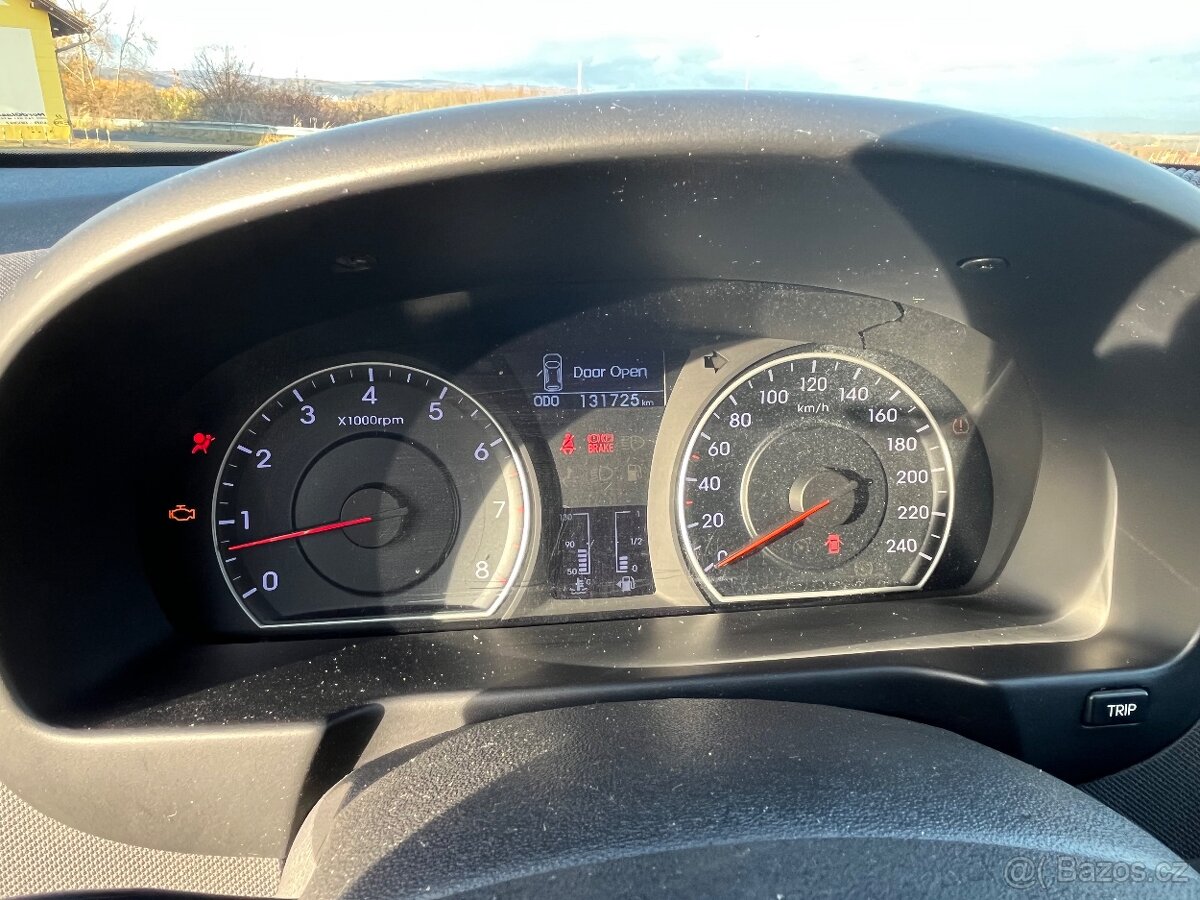 Hyundai I30cw 1,6i 92kw VYHŘÍVANÁ SEDADLA - 12