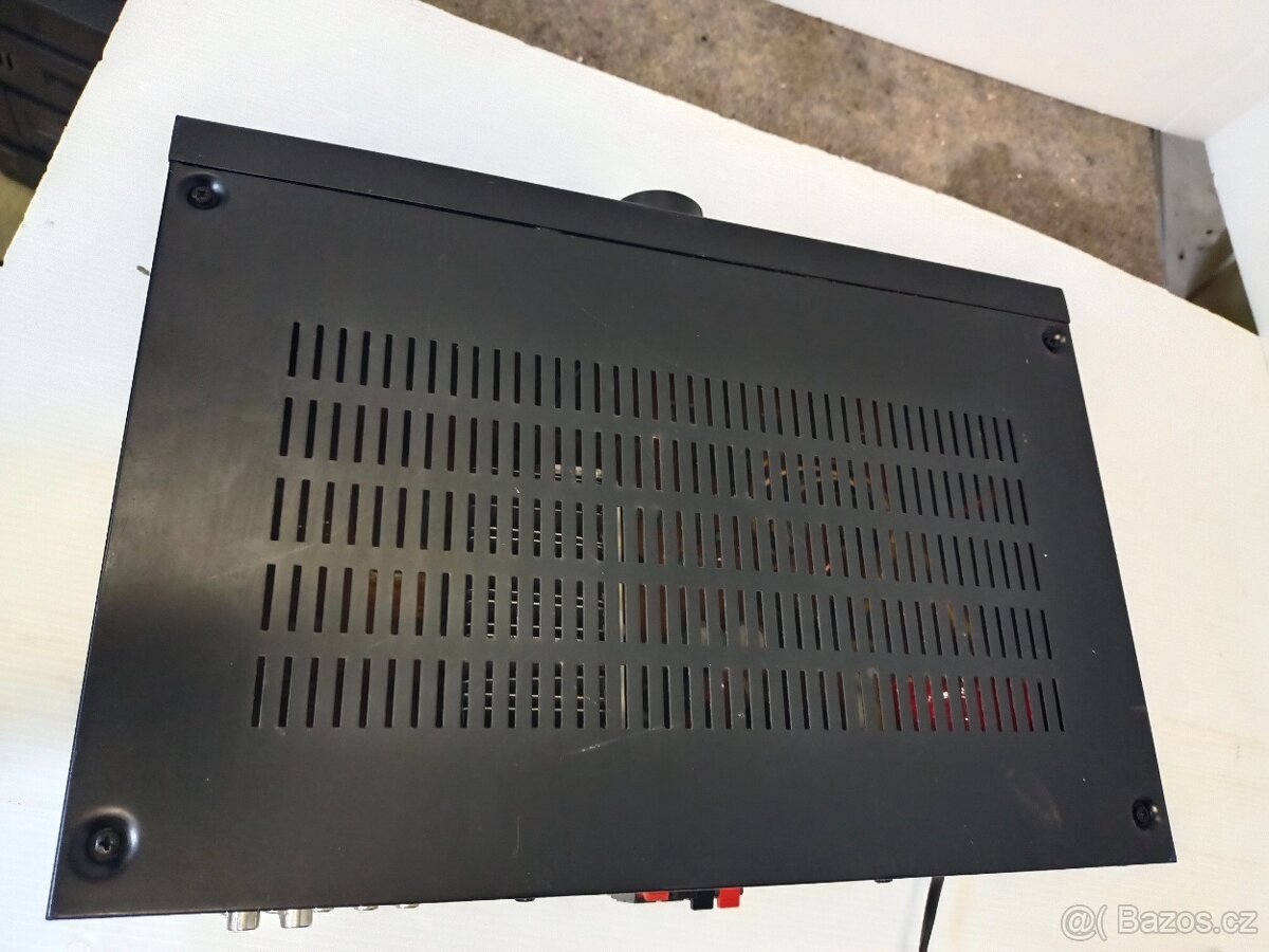 UNIVERSUM zesilovač V-155, stereo 5 vstupů - 12