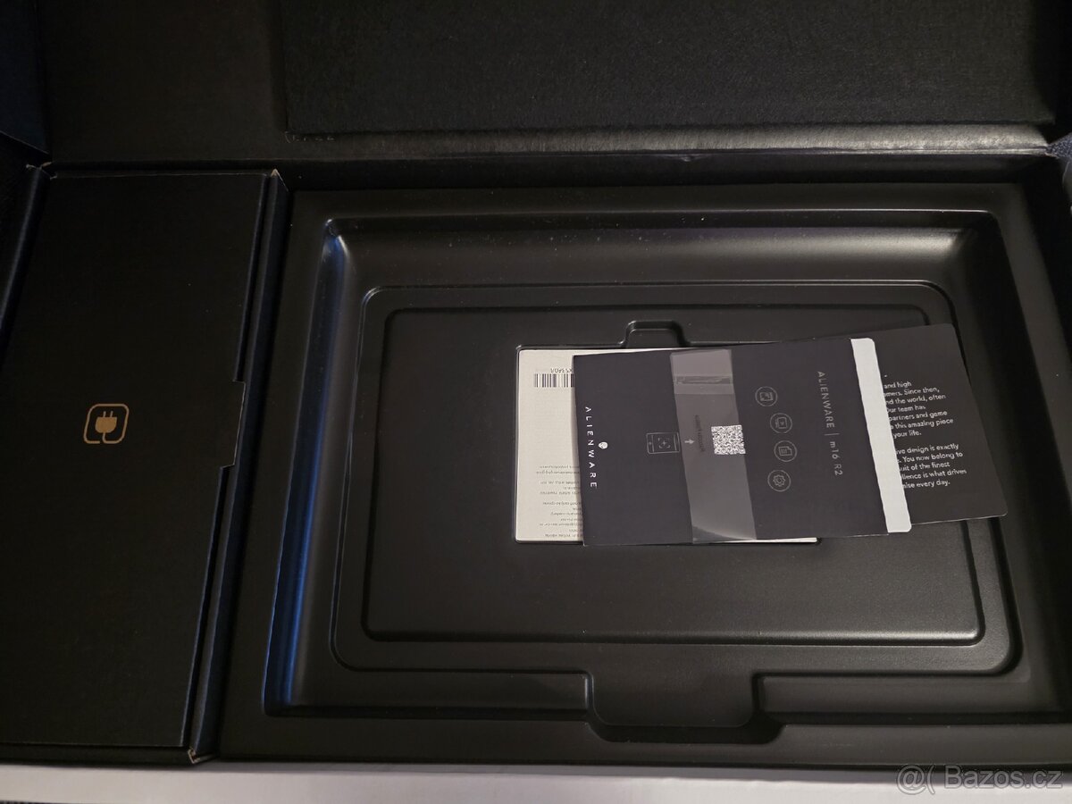 Herní notebook alienware RTX 4070 - 12