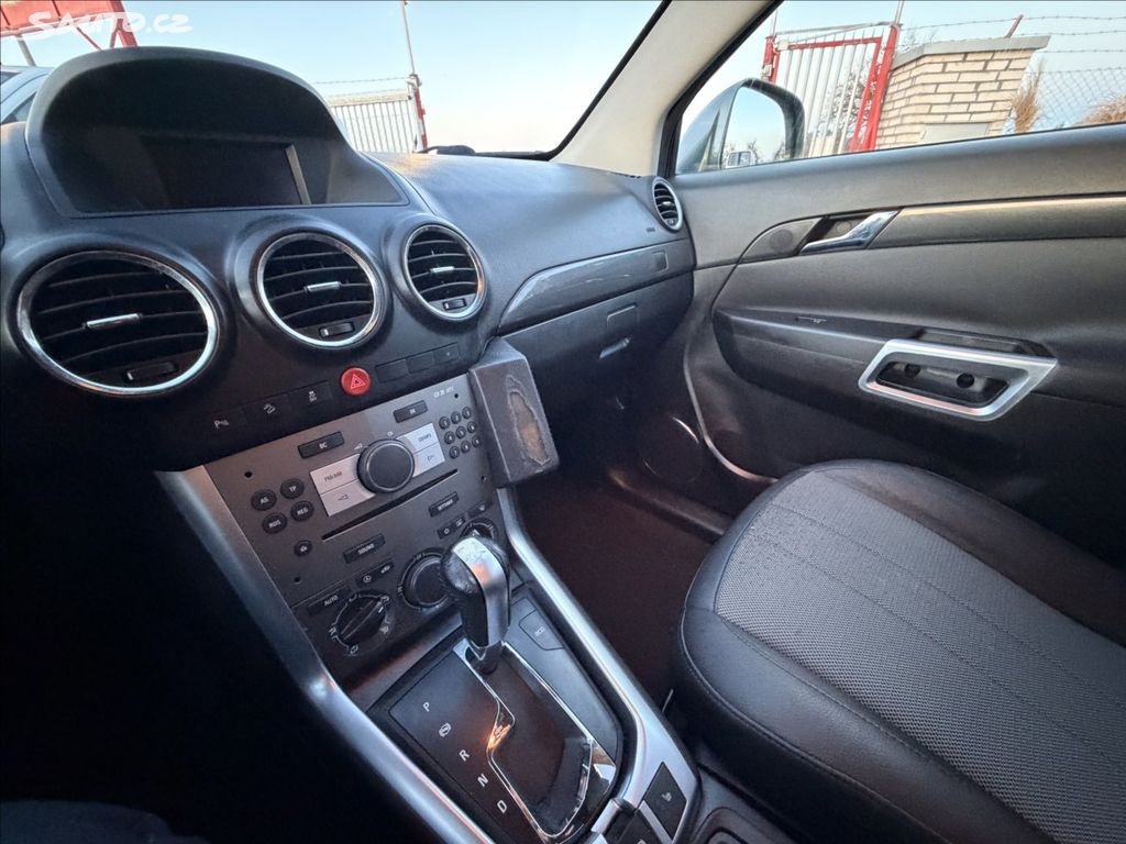 Opel Antara 2.2 DTi Automat, tažné, Nová Stk - 12