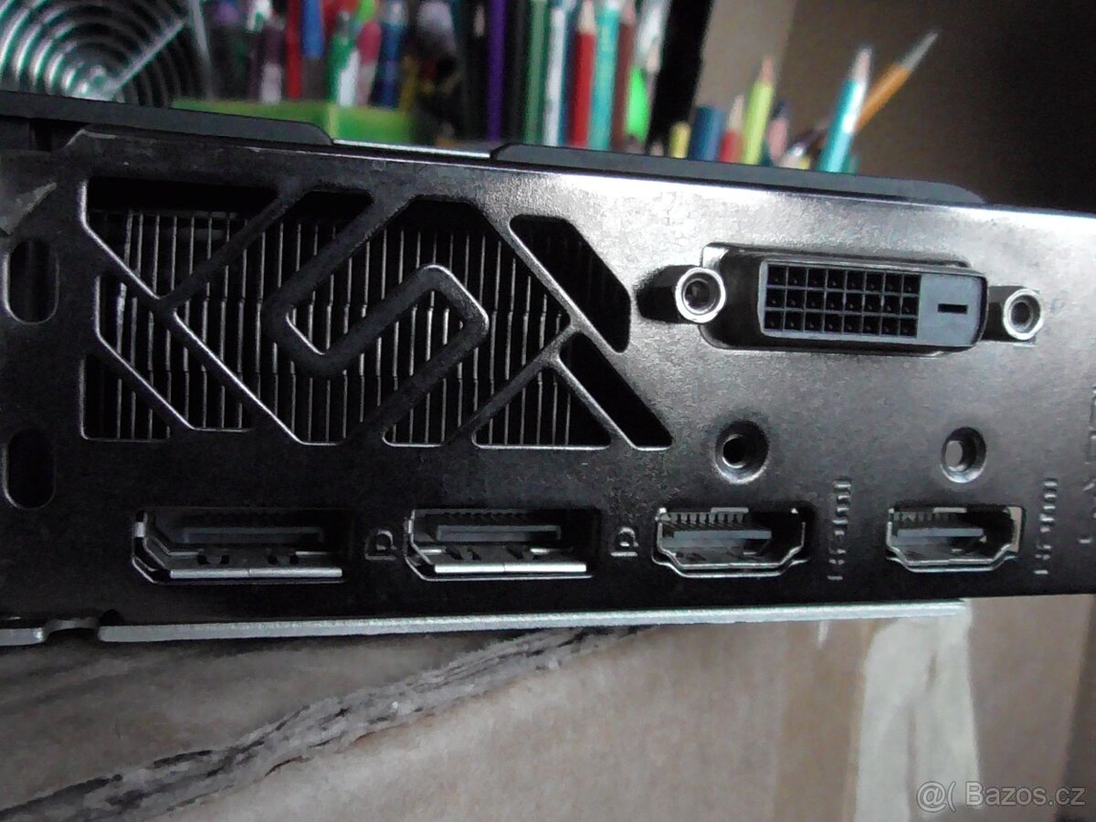 Sapphire Nitro+ Radeon RX 570 8GB GDDR5 - 12