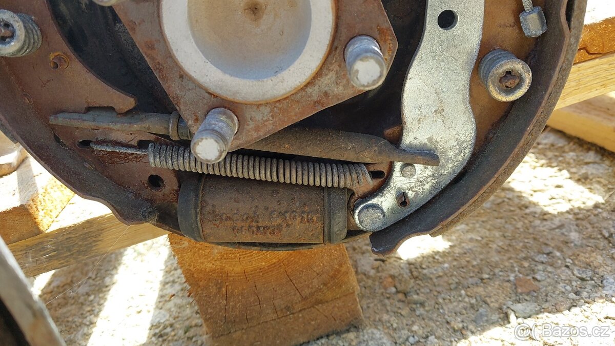 Suzuki Samurai – Nápravy široké - 12