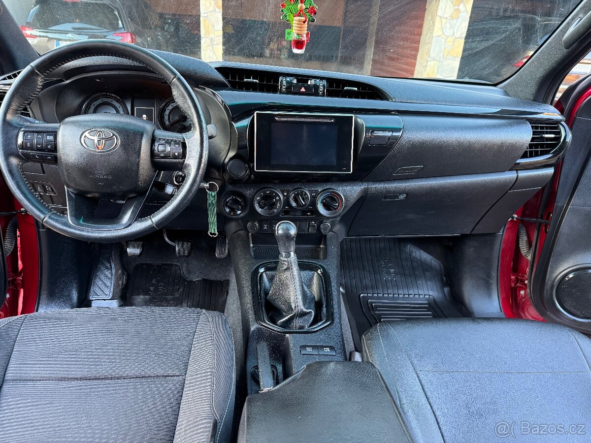 Toyota Hilux - 12